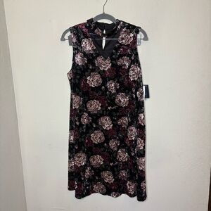 NWT Fortune and Ivy Velvet Floral Sleeveless Dress Size Medium